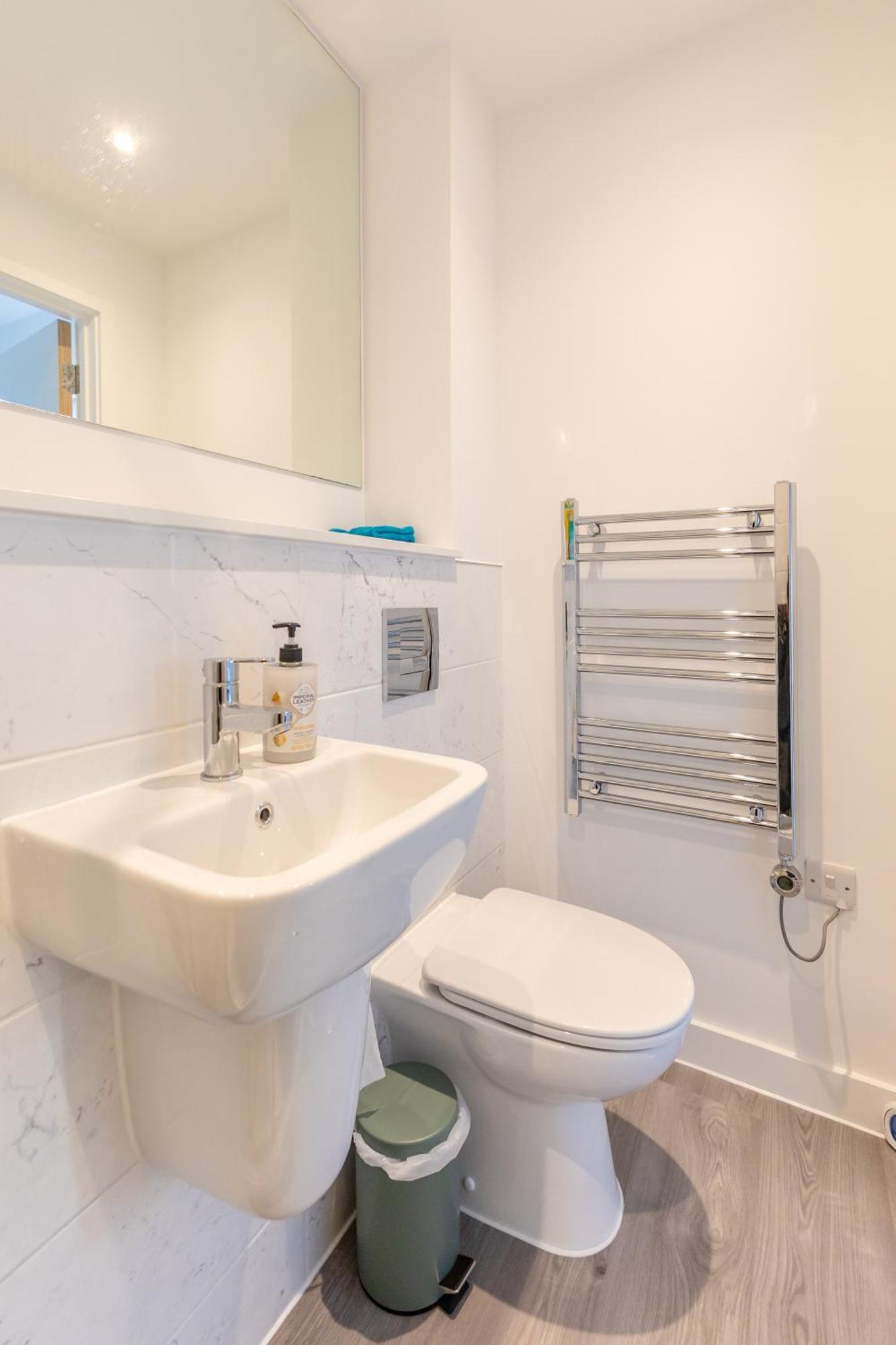 Stunning Modern 3 Bedroom Townhouse - Perfect Getaway Manchester Buitenkant foto